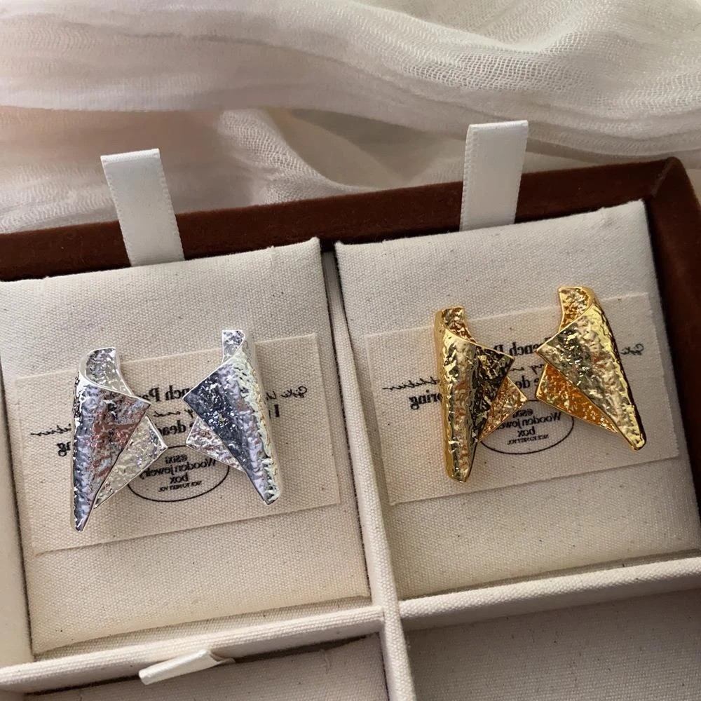 铜合金锆石耳饰 个性夸张设计感不规则感耳钉轻奢气质高级感耳环