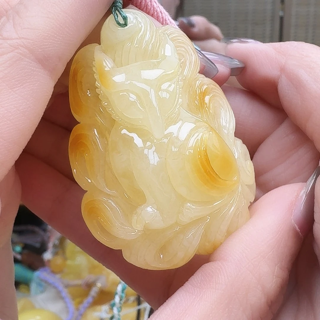 未镶嵌琥珀裸石九尾狐