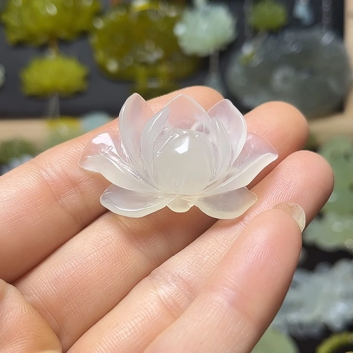 未镶嵌蛇纹石玉颈饰
