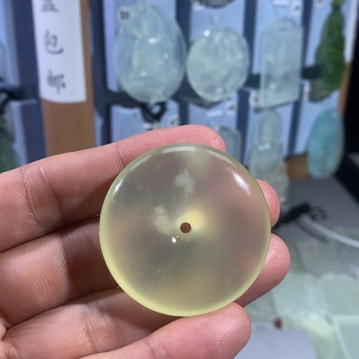 岫玉未镶嵌吊坠吊坠