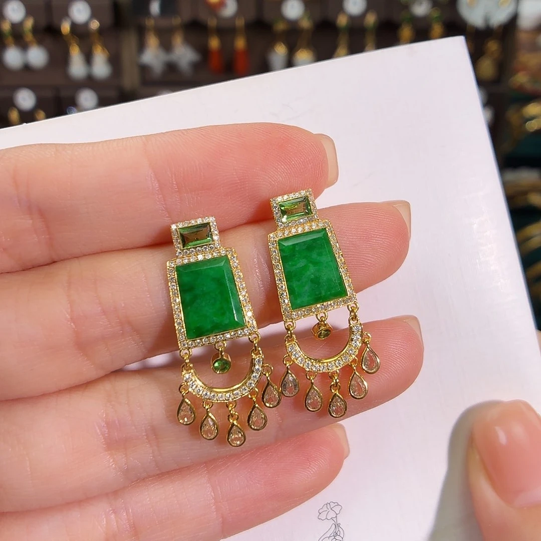 颈饰18K金镶嵌翡翠