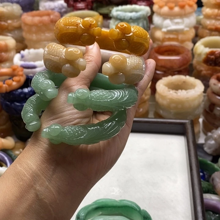 夢***影查罗石未镶嵌手镯