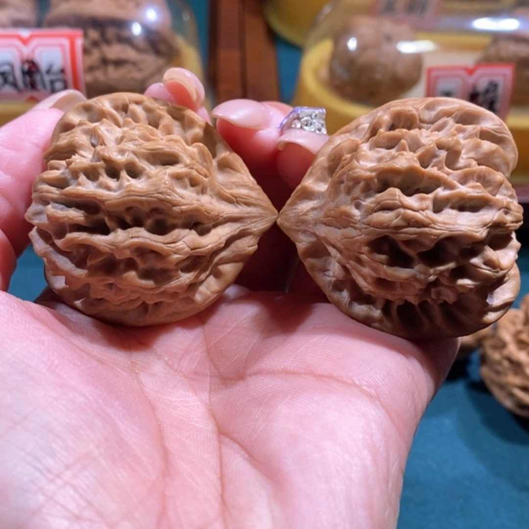 【闪购商品】文玩核桃吊坠快***人龙门涧