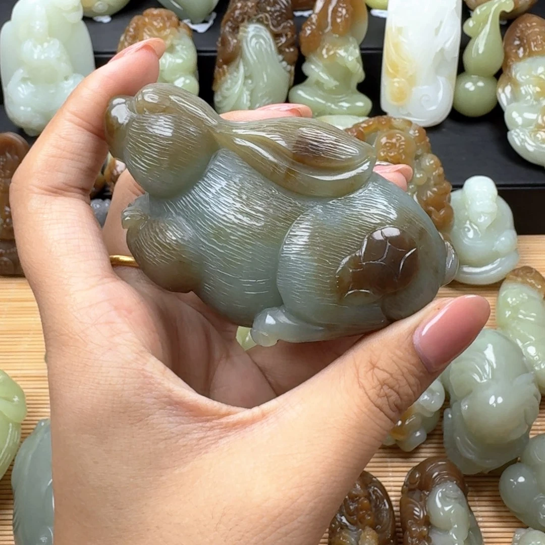 和田玉未镶嵌把件