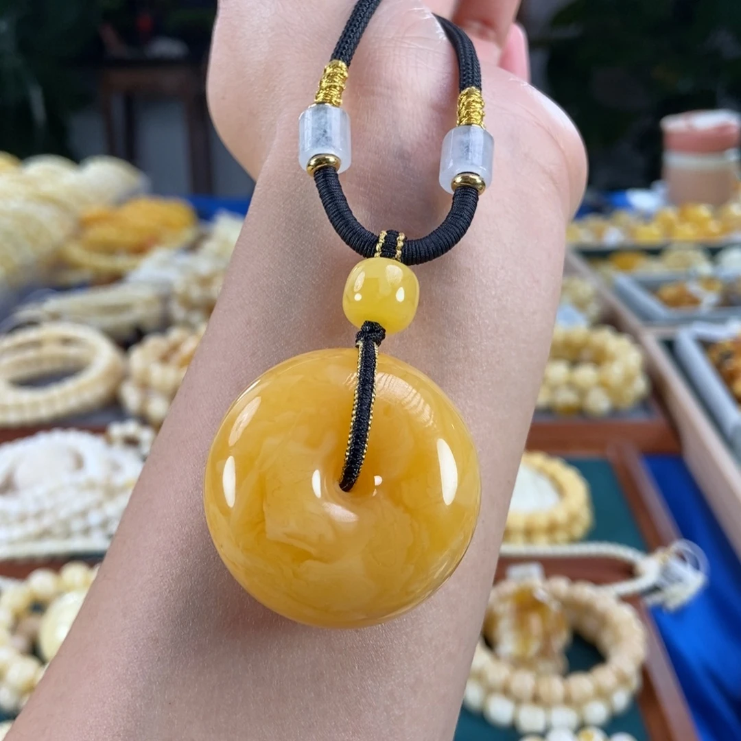 琥珀未镶嵌珠宝奇石23.8鸡油红平安扣