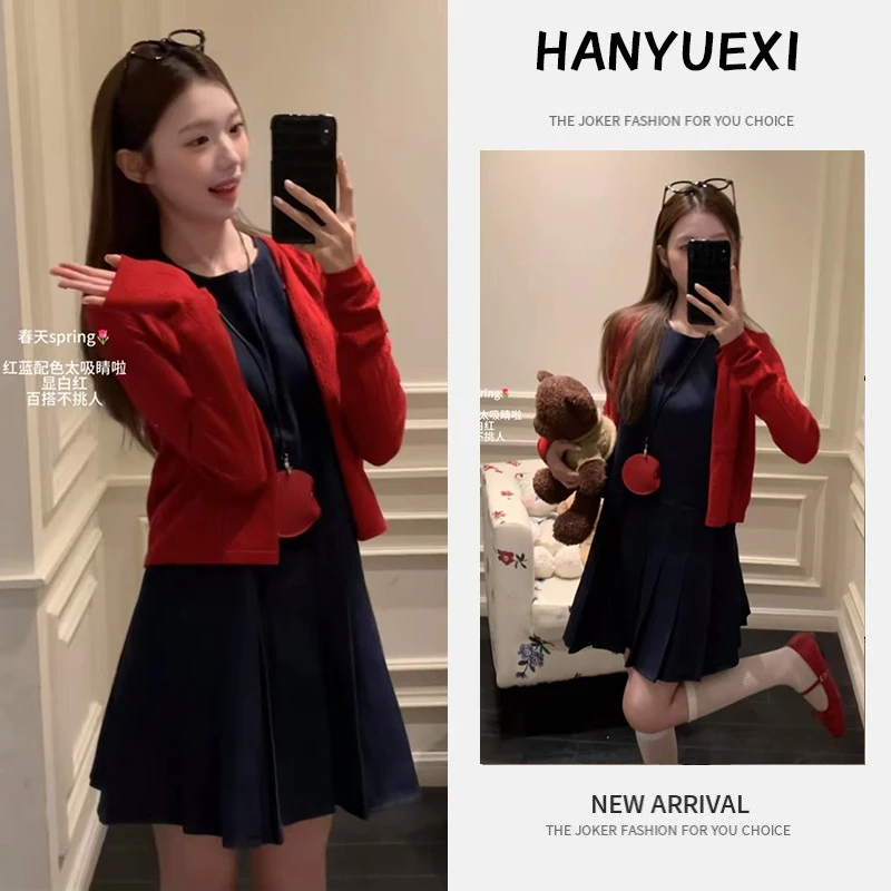 今年流行穿搭一整套2025新款红色短款针织开衫牛仔连衣裙两件套装