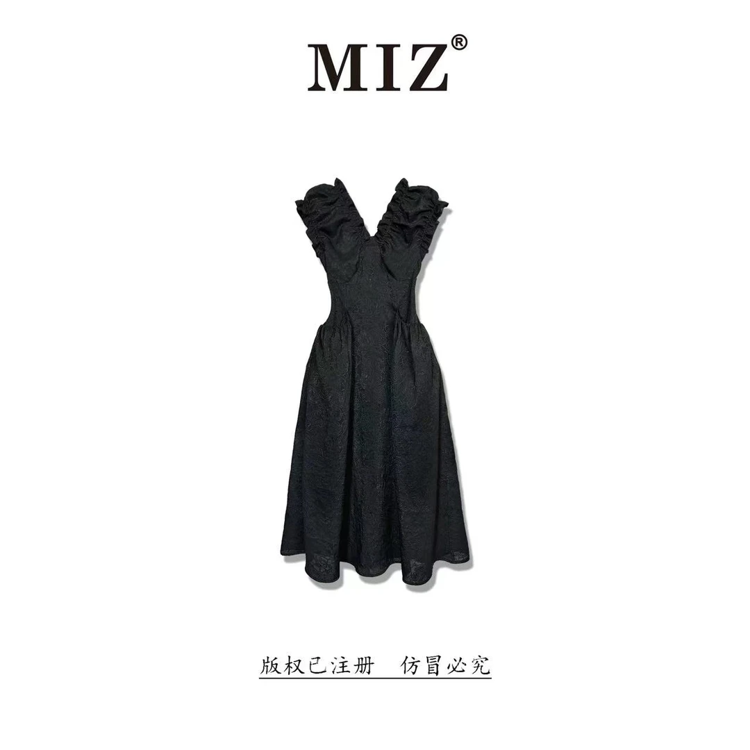 MIZ夏季法式浪漫优雅气质显瘦时尚提花口袋收腰款小黑裙2426121
