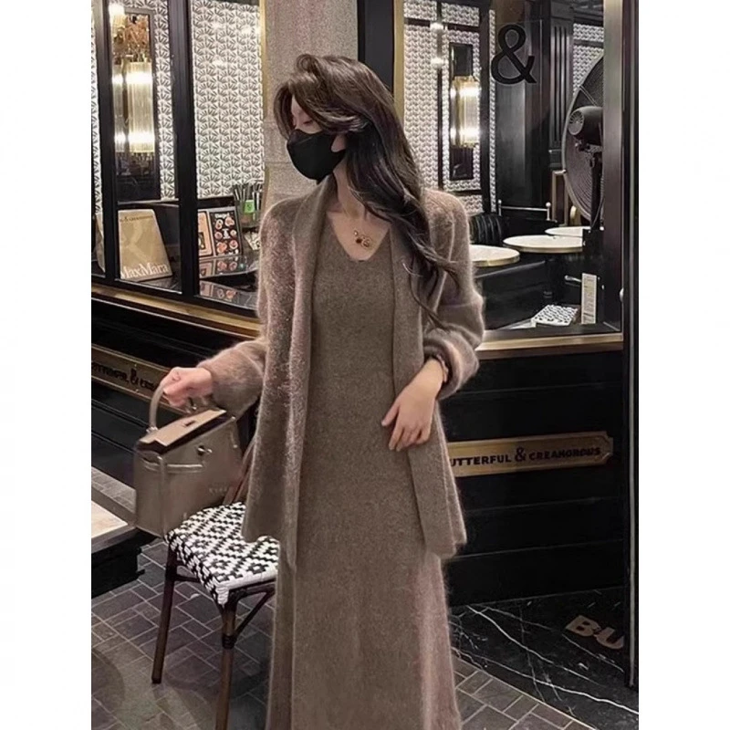 高级感时尚休闲套装裙女秋冬新款宽松慵懒风针织外套连衣裙两件套