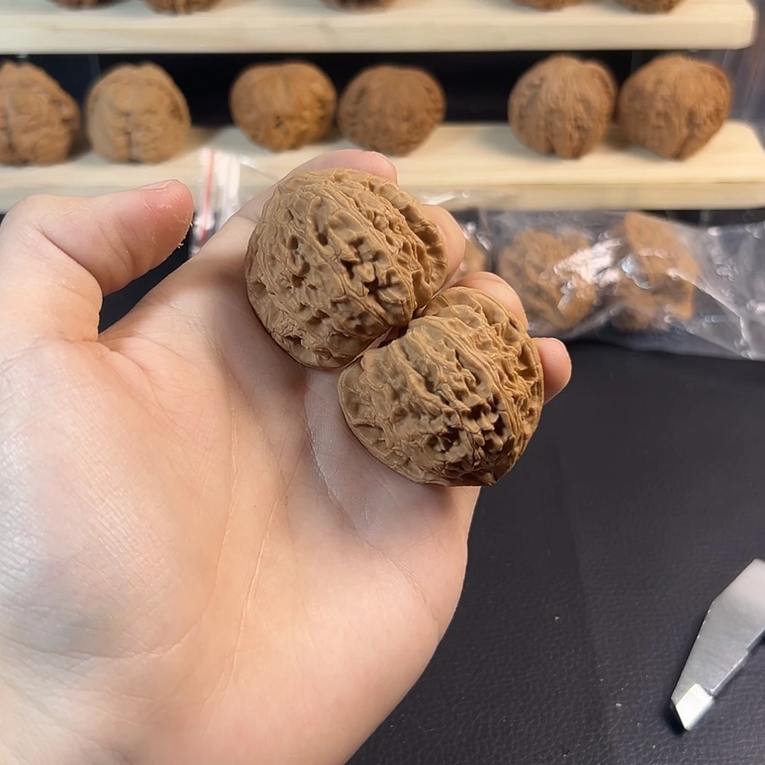 文玩核桃吊坠白素贞