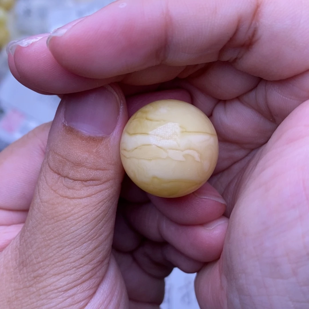 琥珀未镶嵌裸石35