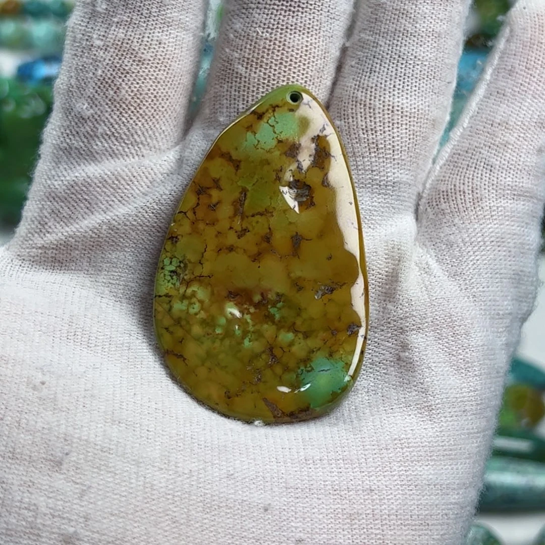 绿松石未镶嵌珠宝奇石