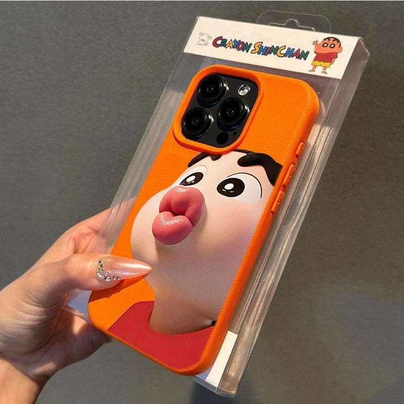 SMBLCE嘟嘟嘴小新适用iPhone17/16pro荔枝纹苹果14/13/12手机壳11
