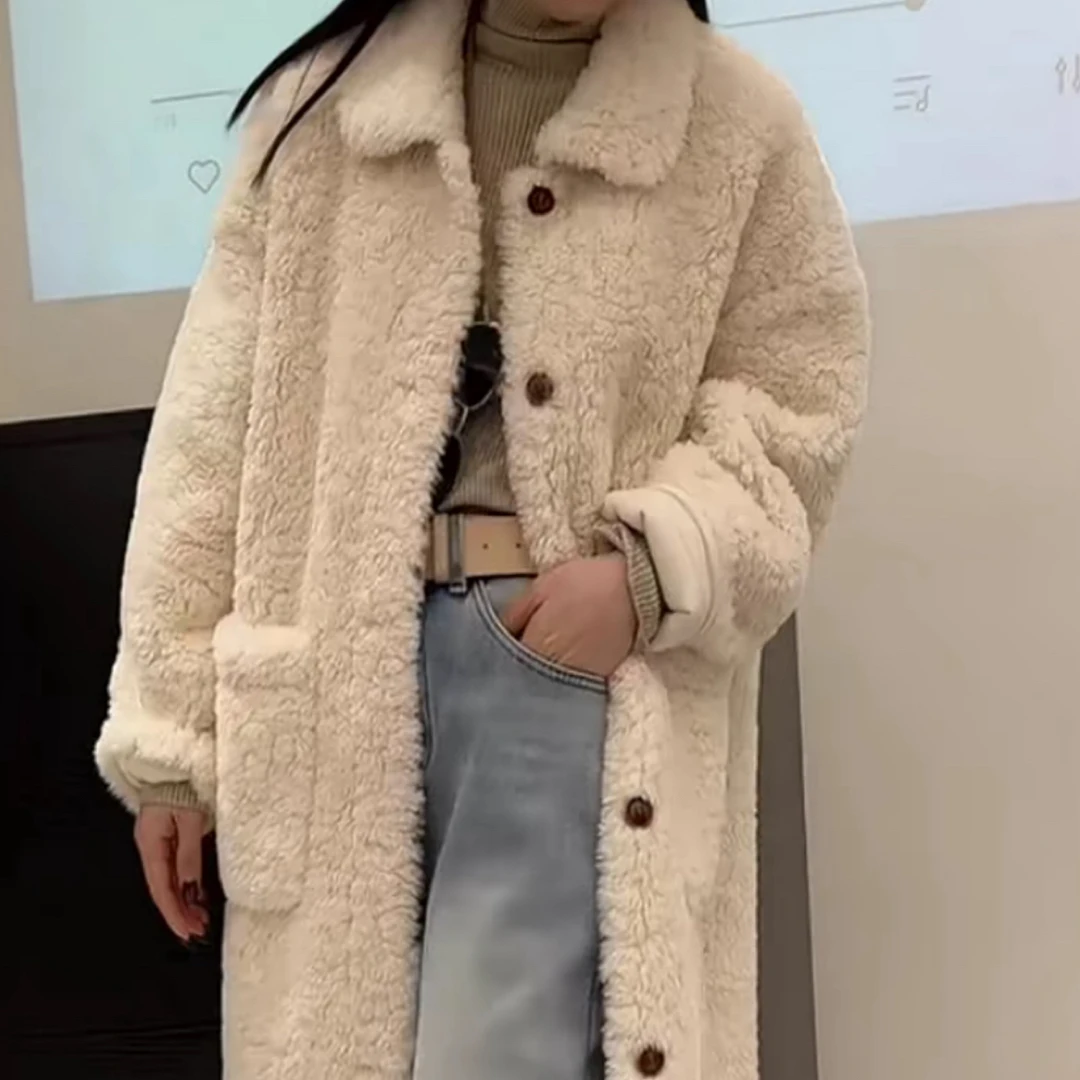 866冬季无法抗拒的保暖杏色翻领羊羔毛大外套19