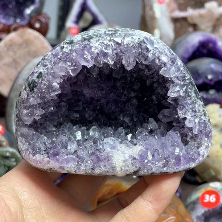 水晶摆件未镶嵌捡漏