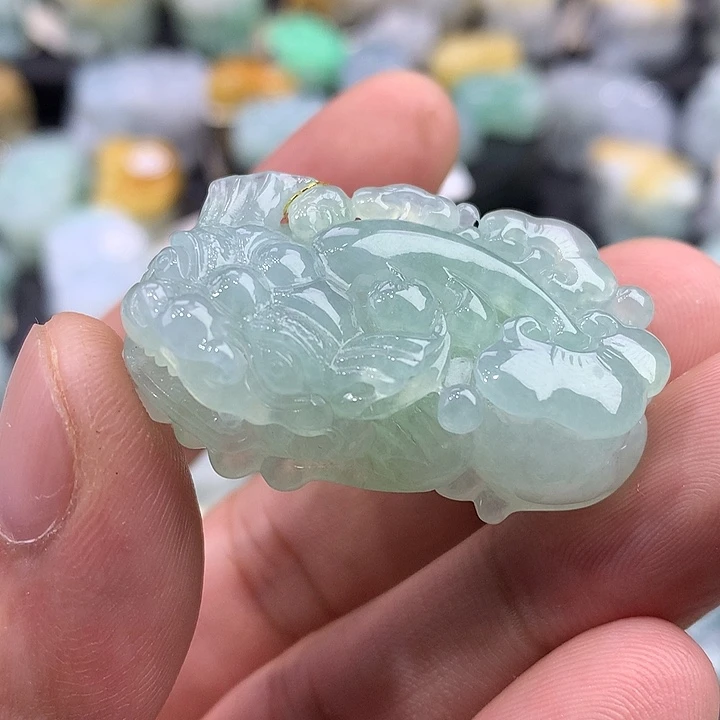 翡翠未镶嵌颈饰天然缅甸翡翠貔貅吊坠