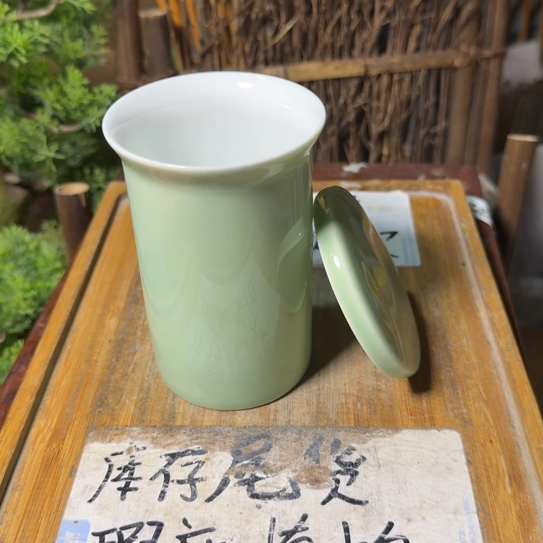 微瑕疵介意勿拍陶瓷器皿H451