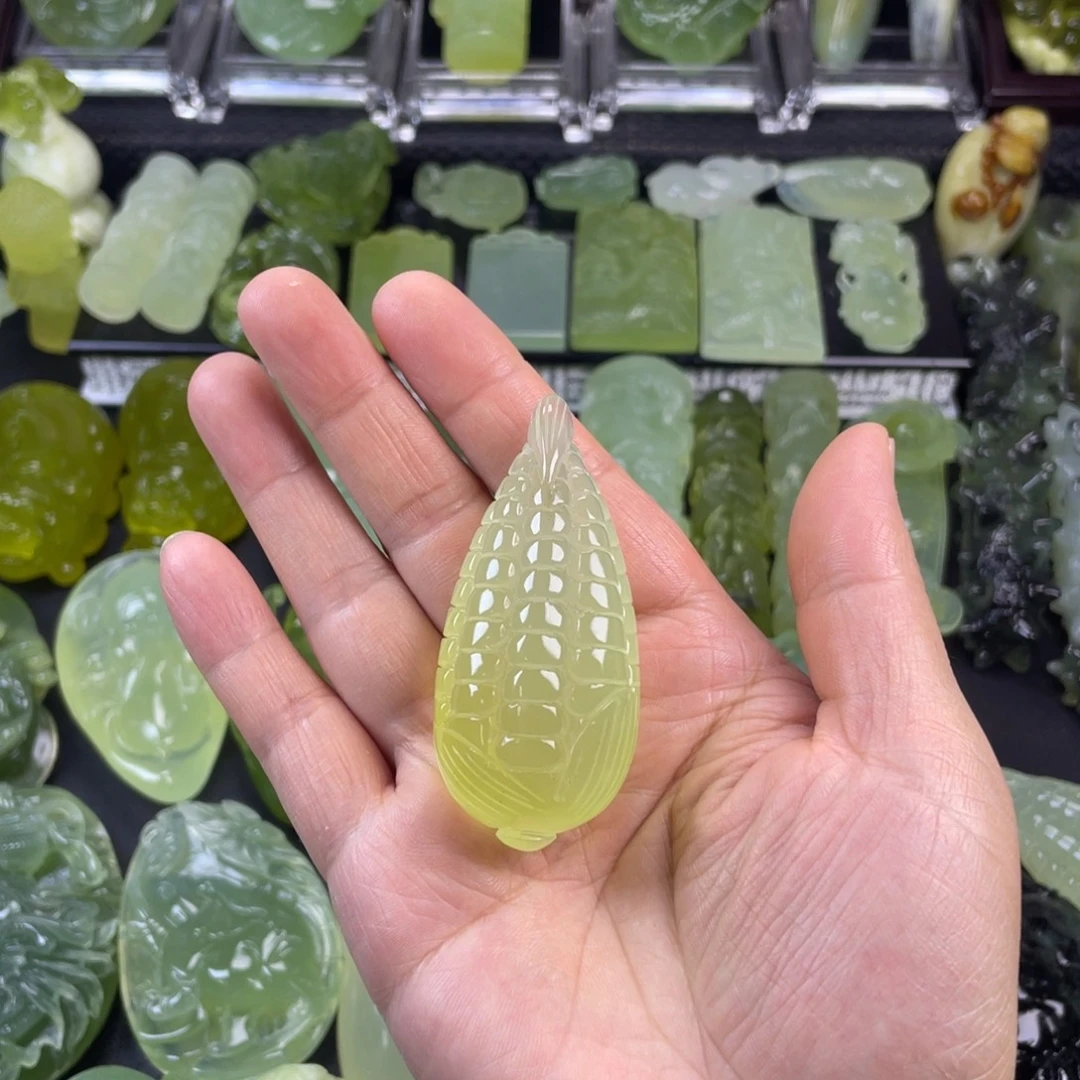 蛇纹石玉未镶嵌珠宝奇石