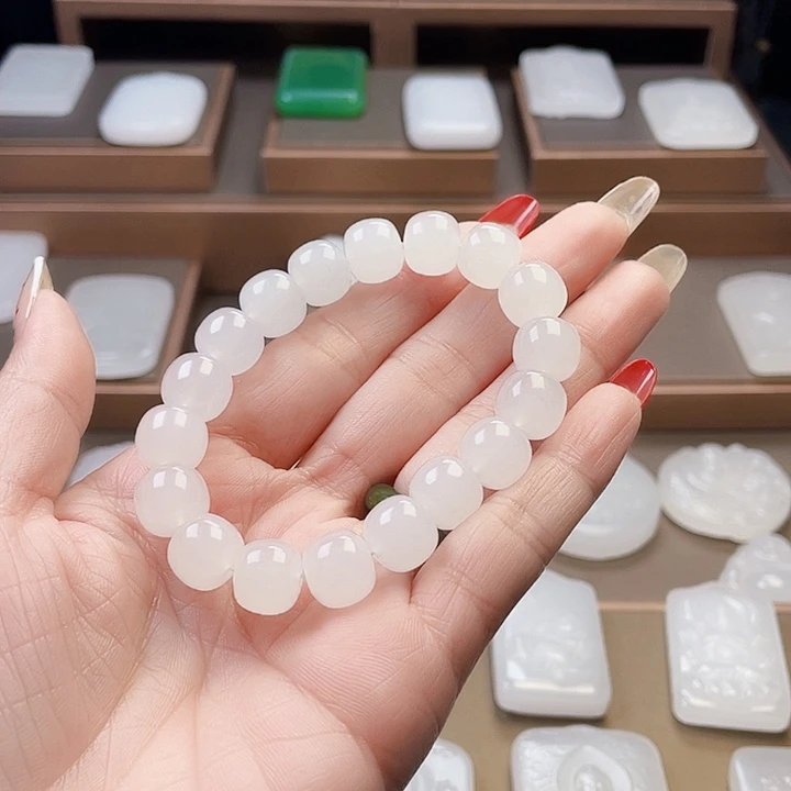 石英质玉（金丝玉）颈饰未镶嵌栀*九新疆金丝玉