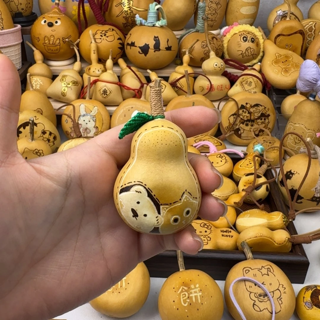 葫芦雕刻工艺品等