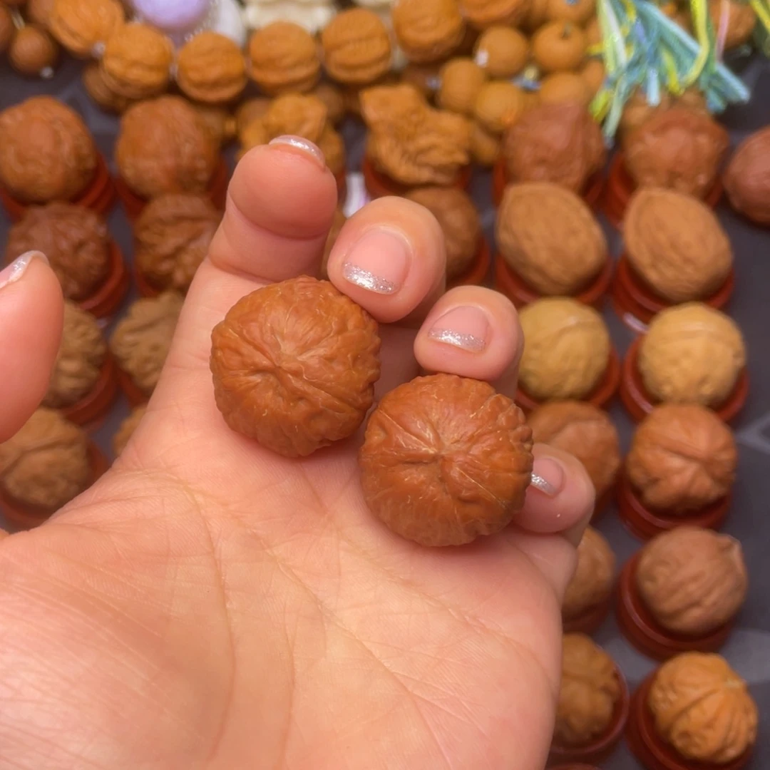 兰***晓文玩核桃把件魔丸