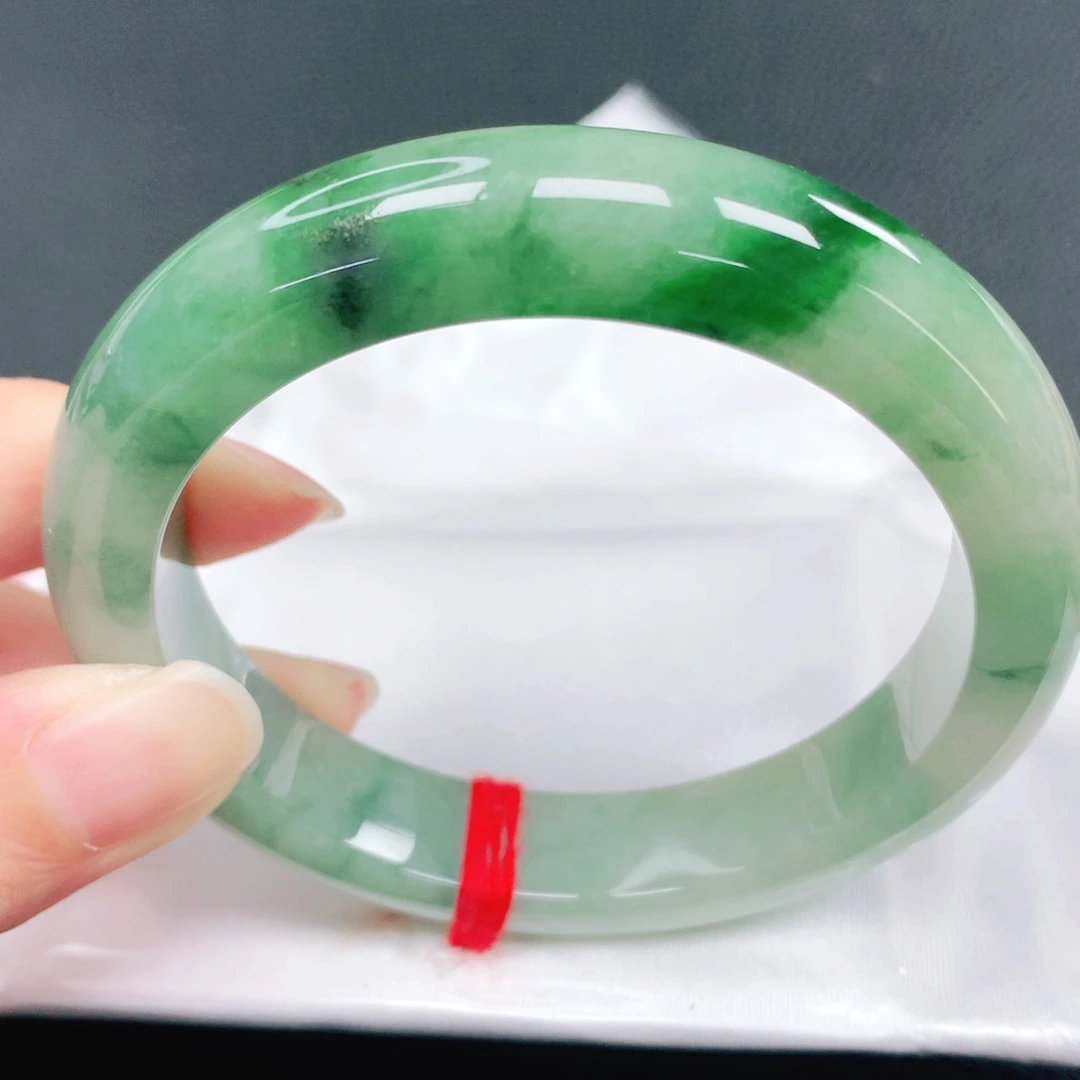 翡翠未镶嵌手镯57圈