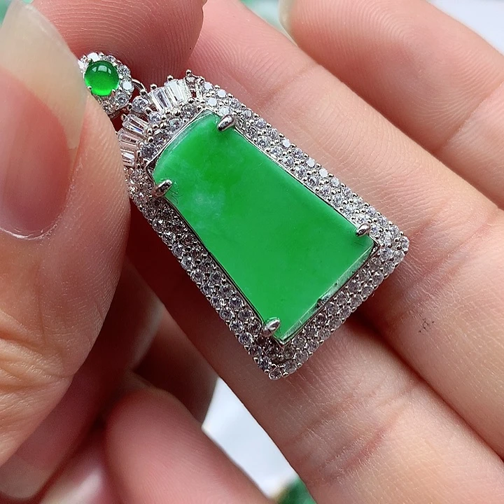 翡翠银S925镶嵌颈饰翡翠