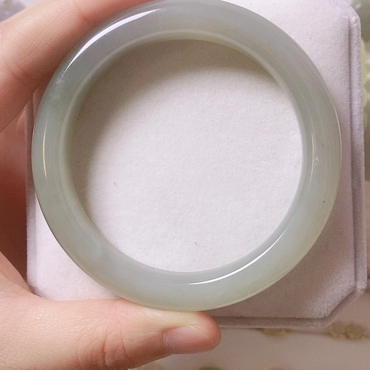 和田玉未镶嵌手镯圈口57