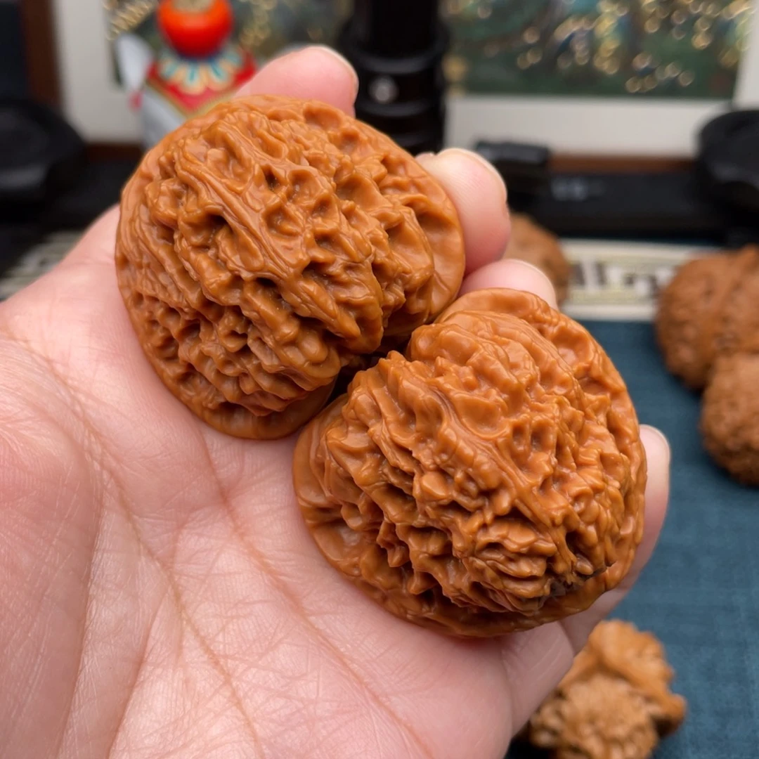 把件文玩核桃全品红皮边肚同尺南疆石42