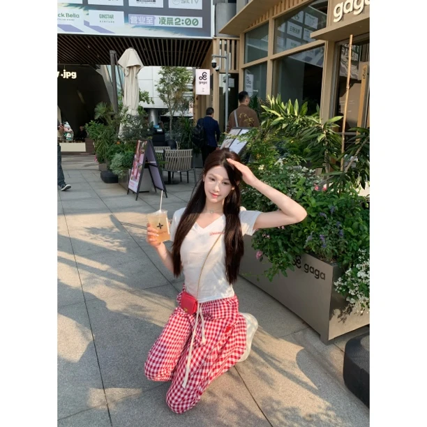 【梦梦服饰】夏季新款梵文印花修身V领短袖T恤+松紧腰红格休闲长裤