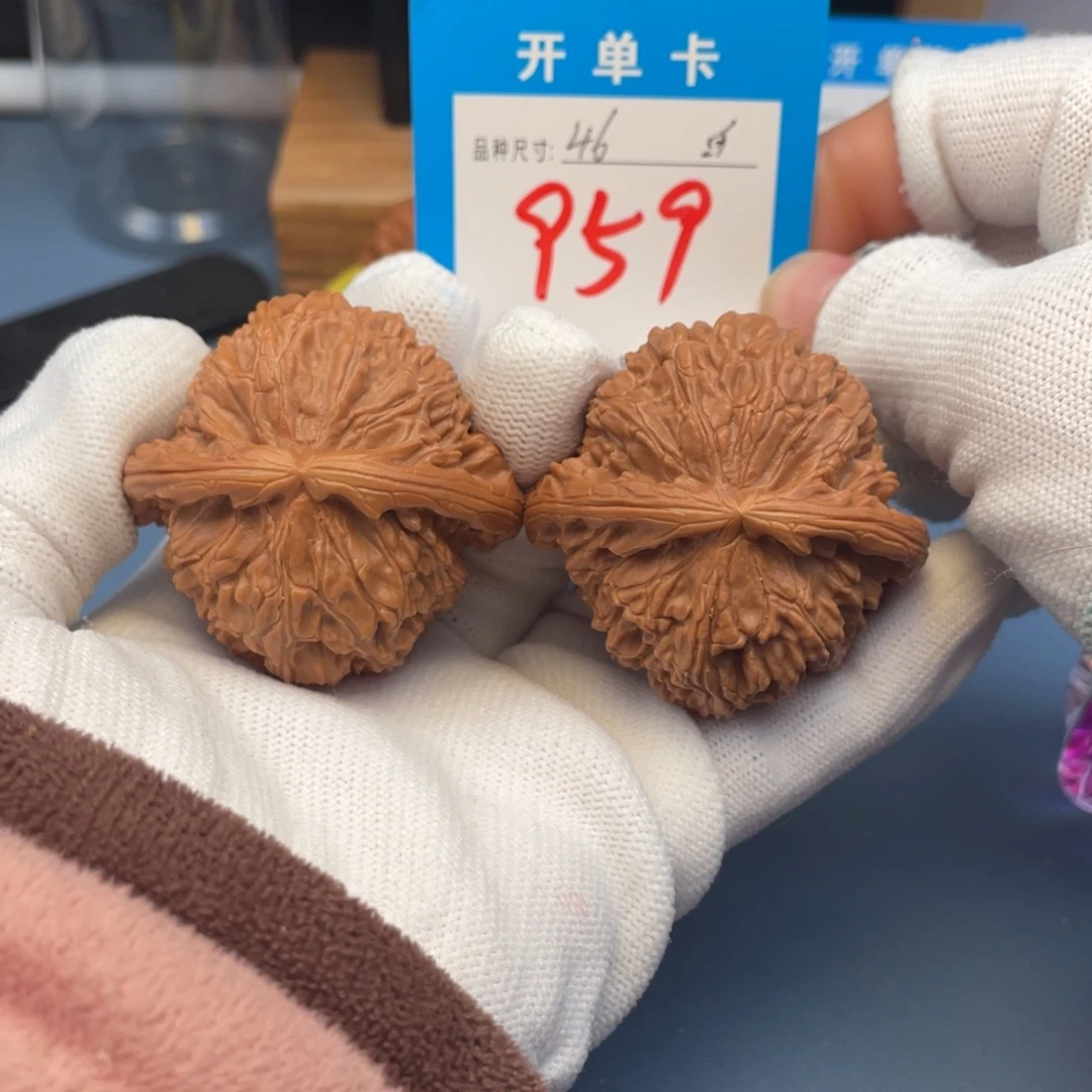 核桃文玩核桃白狮子