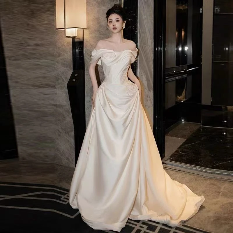 法式一字肩轻婚纱新娘高级感缎面迎宾礼服气质简约聚会出门纱A512