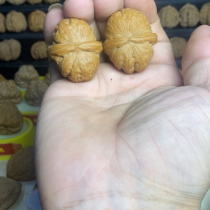 雨***极大叶紫檀（黑酸枝木类）