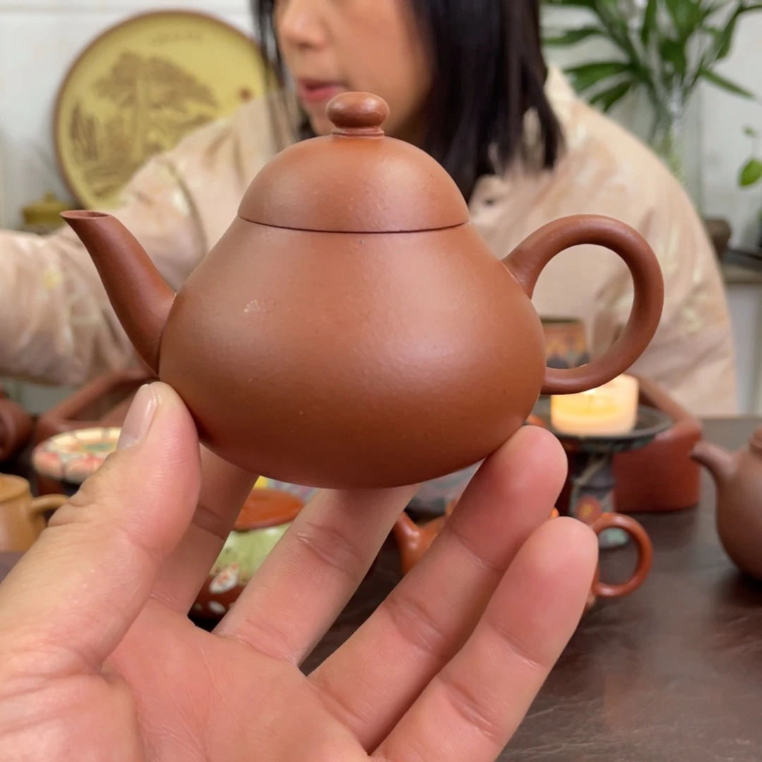 茶壶紫砂梨形 红泥