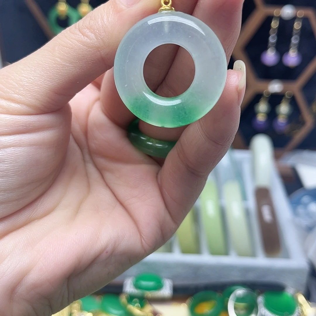 翡翠未镶嵌耳饰圆