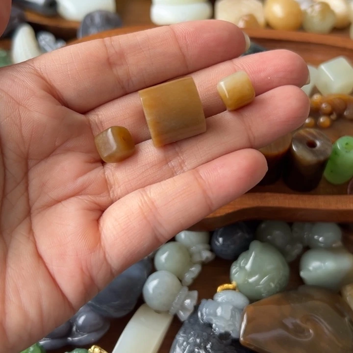 未镶嵌和田玉（糖玉）珠宝奇石王**姐