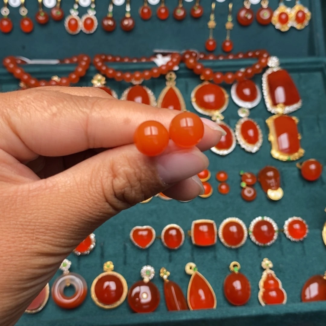 南红玛瑙18k耳钉18K金镶嵌