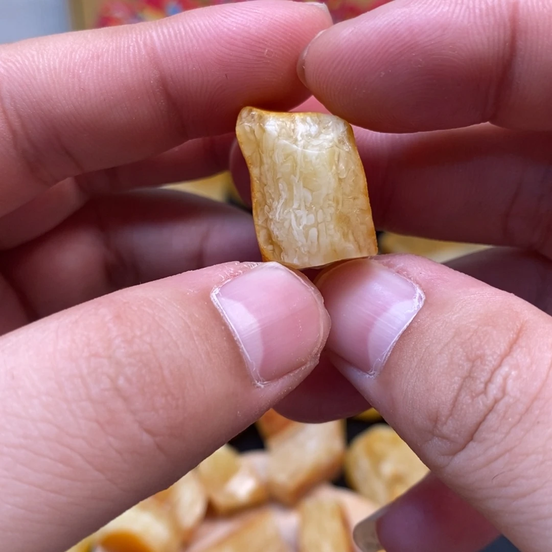 定制琥珀未镶嵌此**城天然蜜蜡原石加工不退不换
