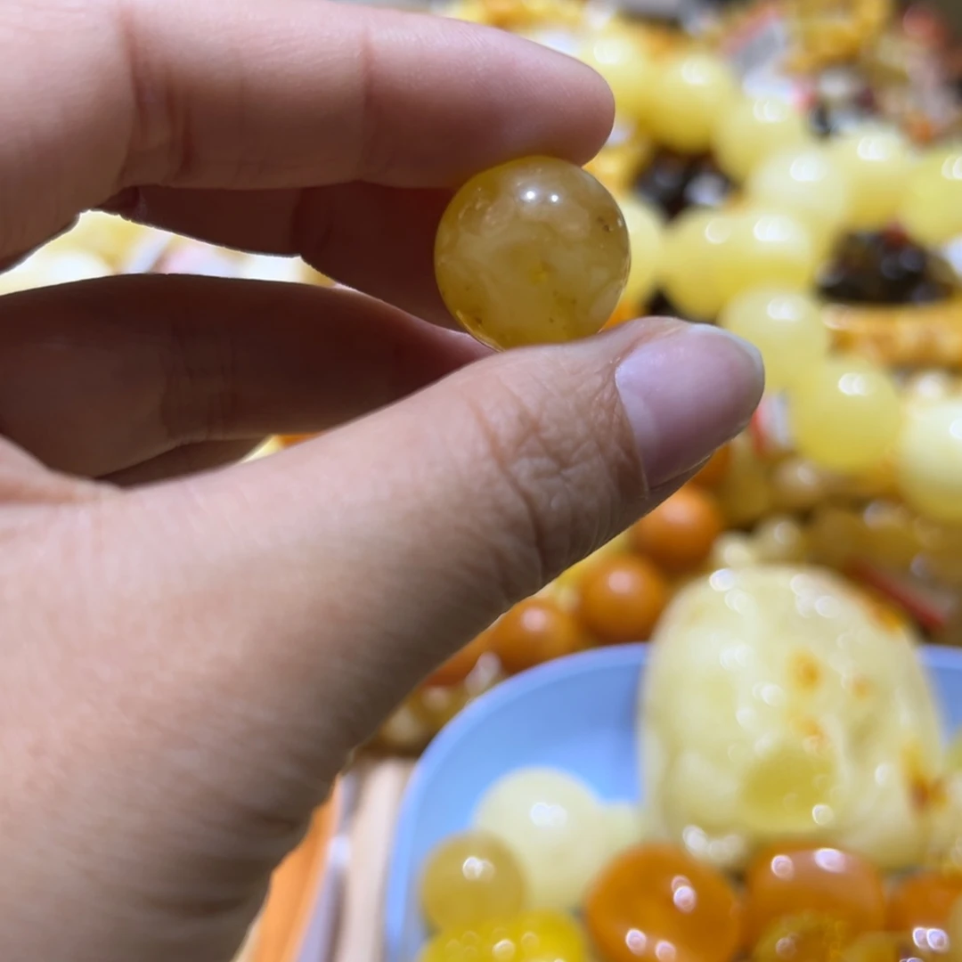 琥珀珠宝奇石未镶嵌