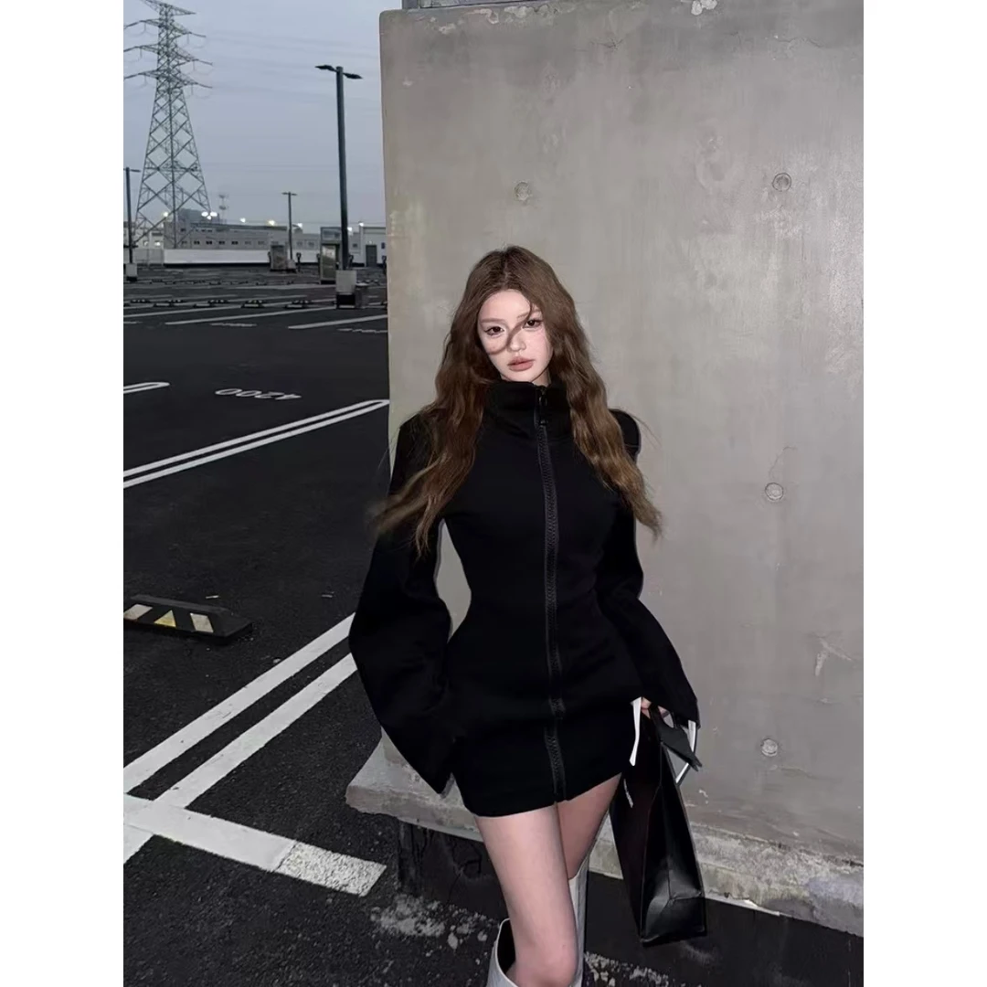 连衣裙女2025早春新款美式辣妹立领拉链长袖收腰显瘦黑色包臀短裙