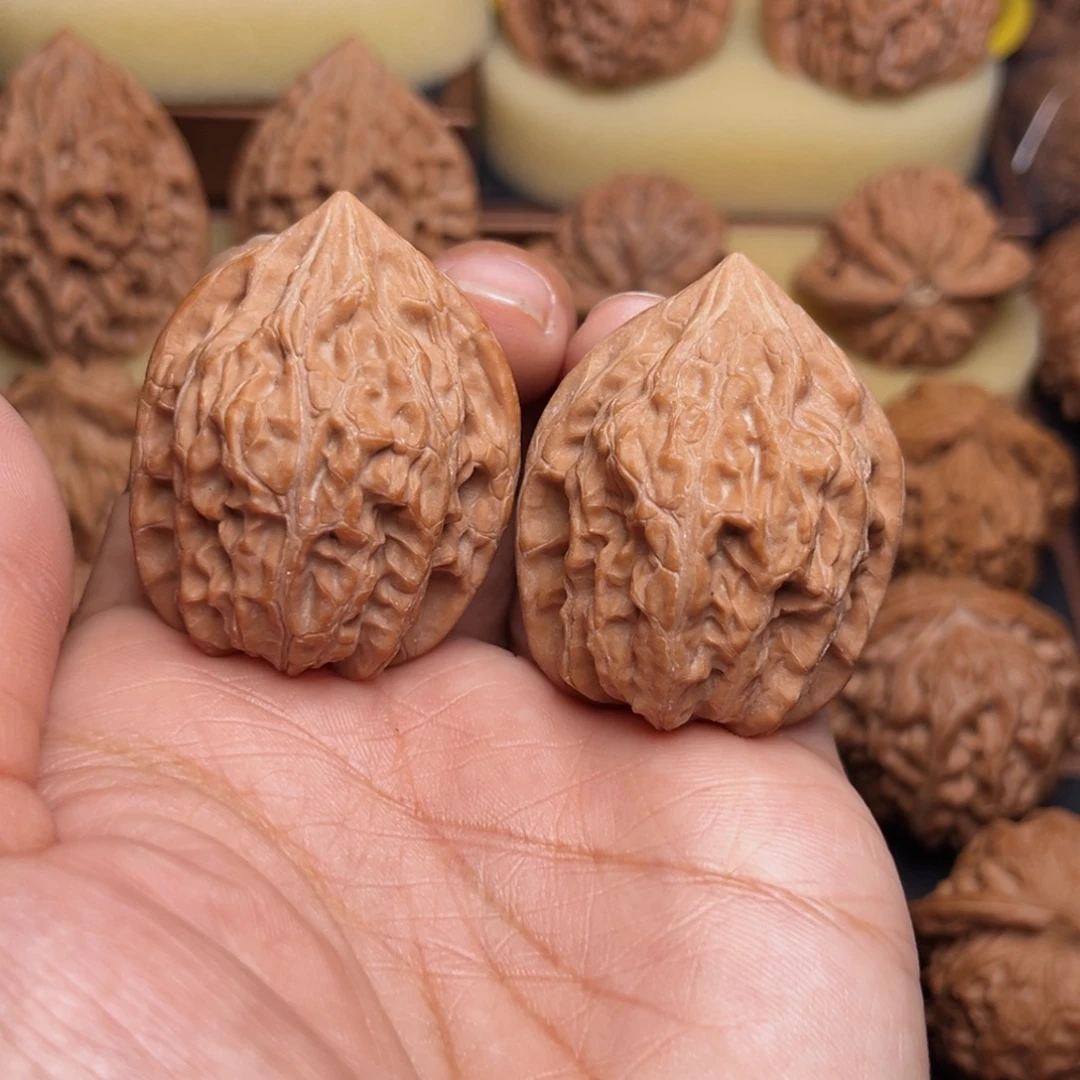 把件文玩核桃野生蜡皮鸡心35左右