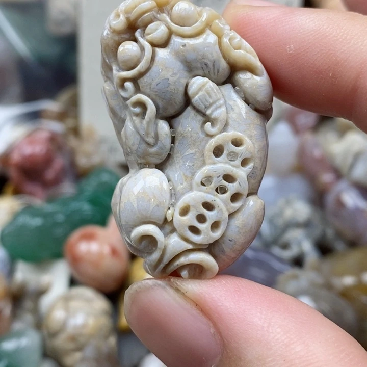 硅化珊瑚（珊瑚玉）未镶嵌颈饰小吊坠
