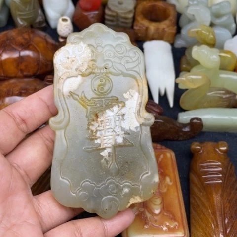 未镶嵌蛇纹石玉颈饰80