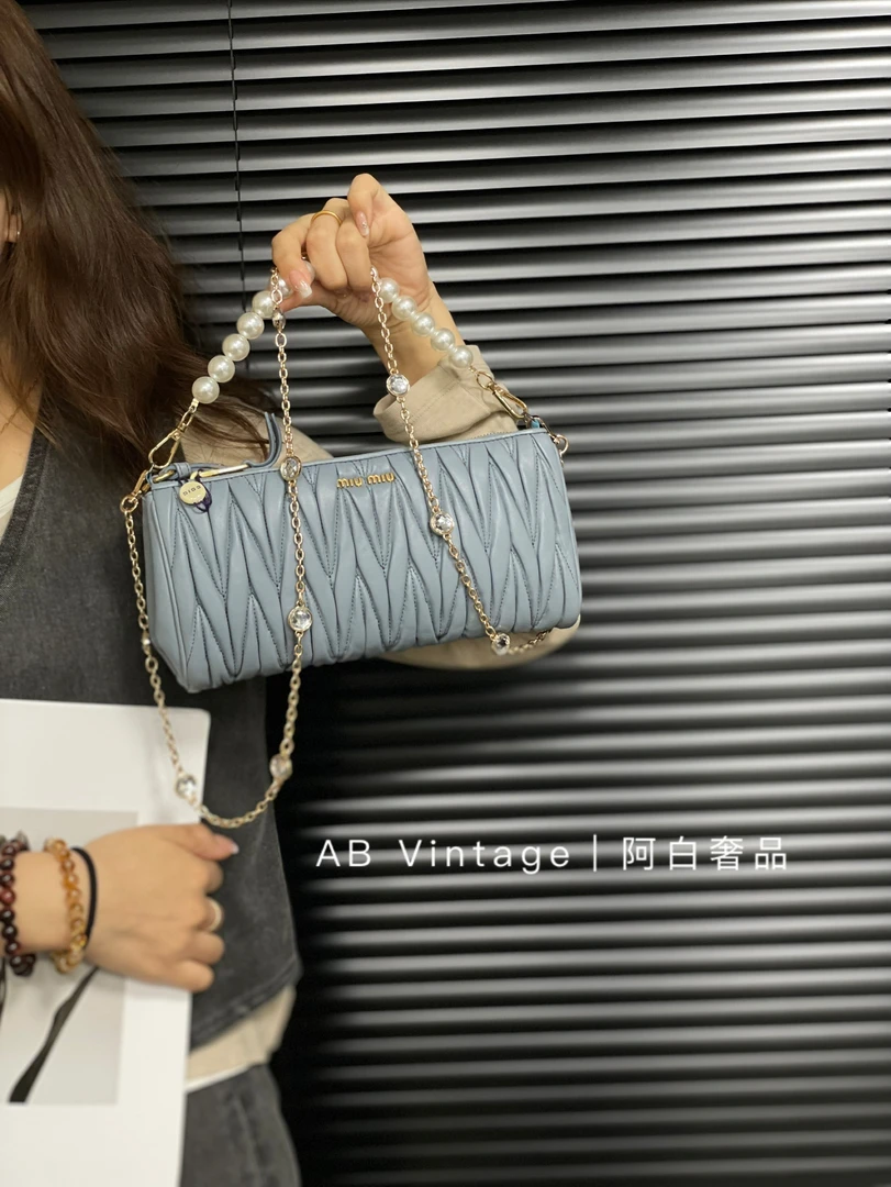 95新 MIU MIU/缪缪 阿白奢品｜缪缪 蓝色手拿包/送链条
