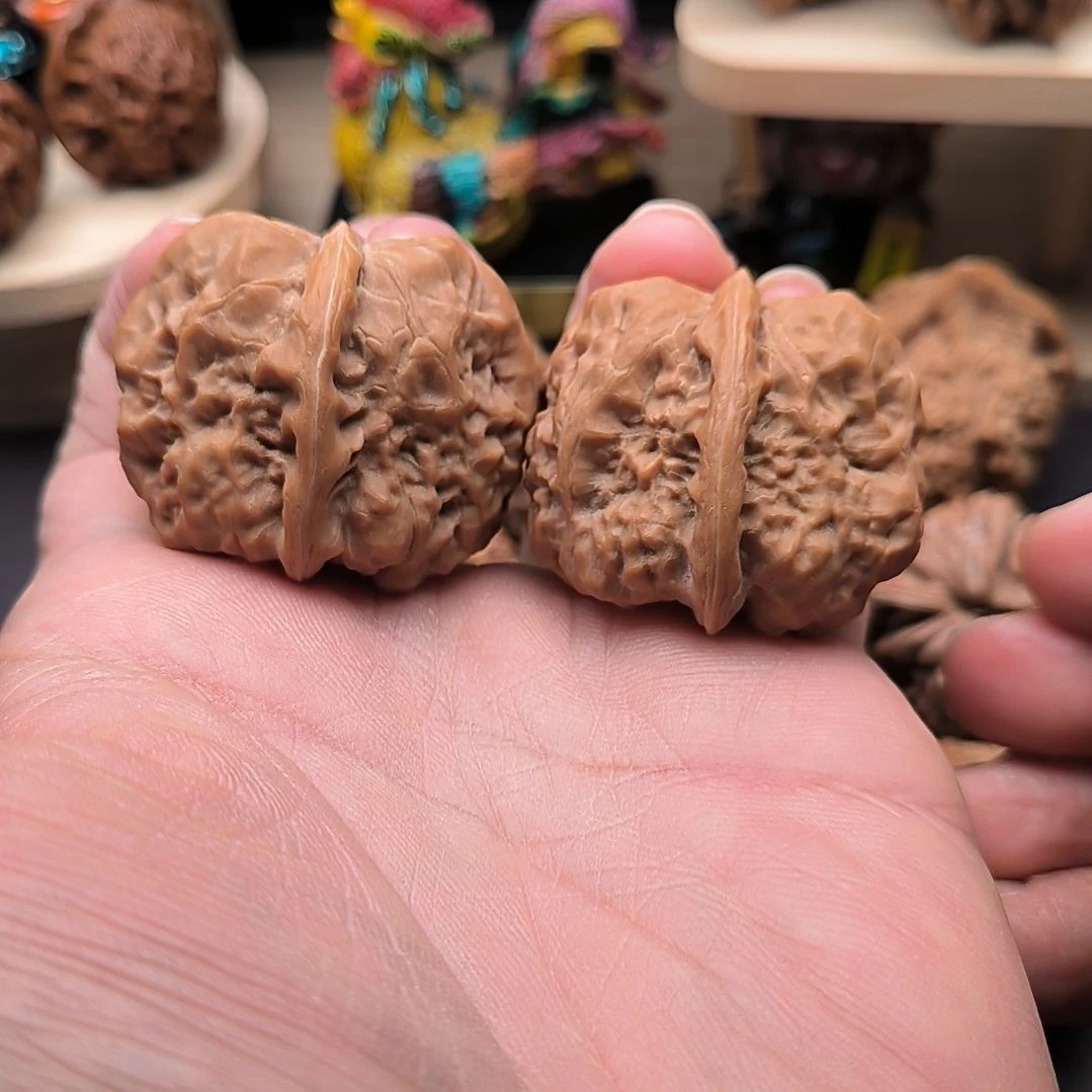 文玩核桃吊坠山地蛤蟆头边36肚40尺