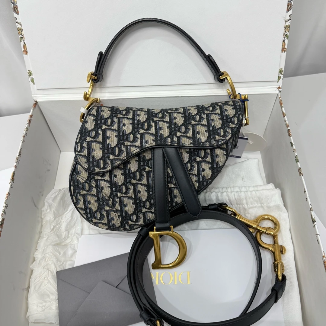 99新 DIOR/迪奥 迪奥小号马鞍包 新款带肩带