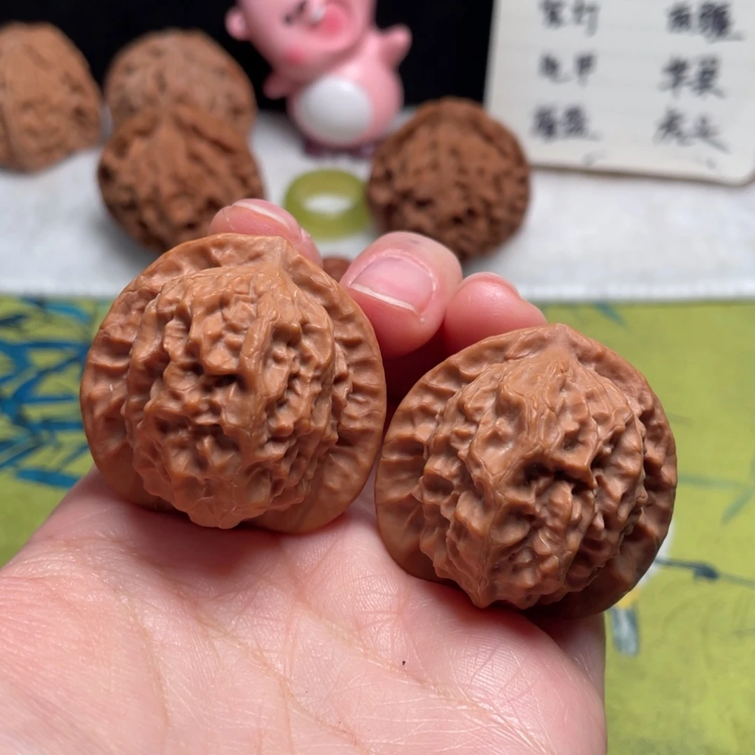 芙***瓦吊坠文玩核桃瓷娃娃