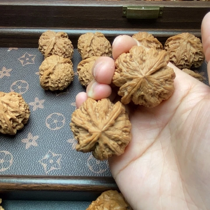 文玩核桃吊坠粗筋39