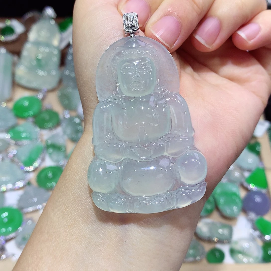 翡翠18K金镶嵌颈饰观音