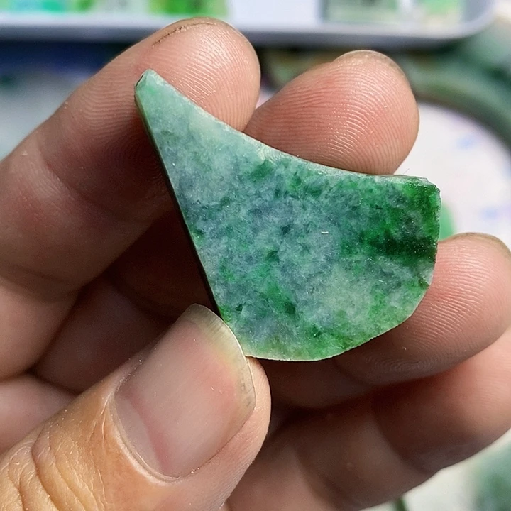 翡翠散珠天然翡翠A货挂件