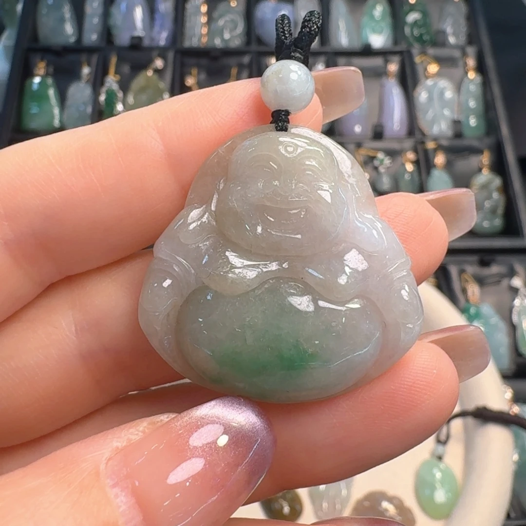 翡翠未镶嵌颈饰佛公